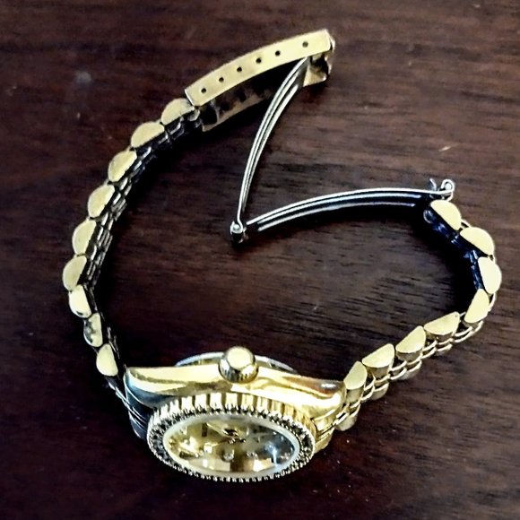 GRUEN VTG Women's Quartz Watch: Crystal Bezel~Date~Water Resistant~New Battery - Picture 9 of 13